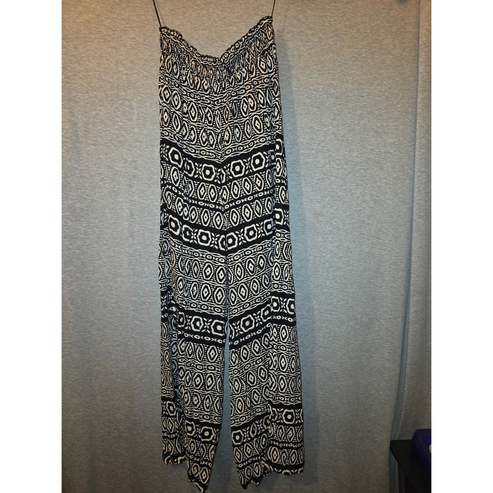 Angie wide-leg palazzo pants. Bold black & white geometric pattern. Size S NWT